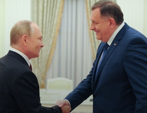 Bosnalı Sırp lider Dodik, Putin’e “Sırp Cumhuriyeti Nişanı” verme kararını savundu