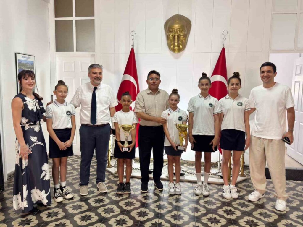 Kaymakam Kaya, Marmaris’in şampiyon jimnastikçilerini ağırladı