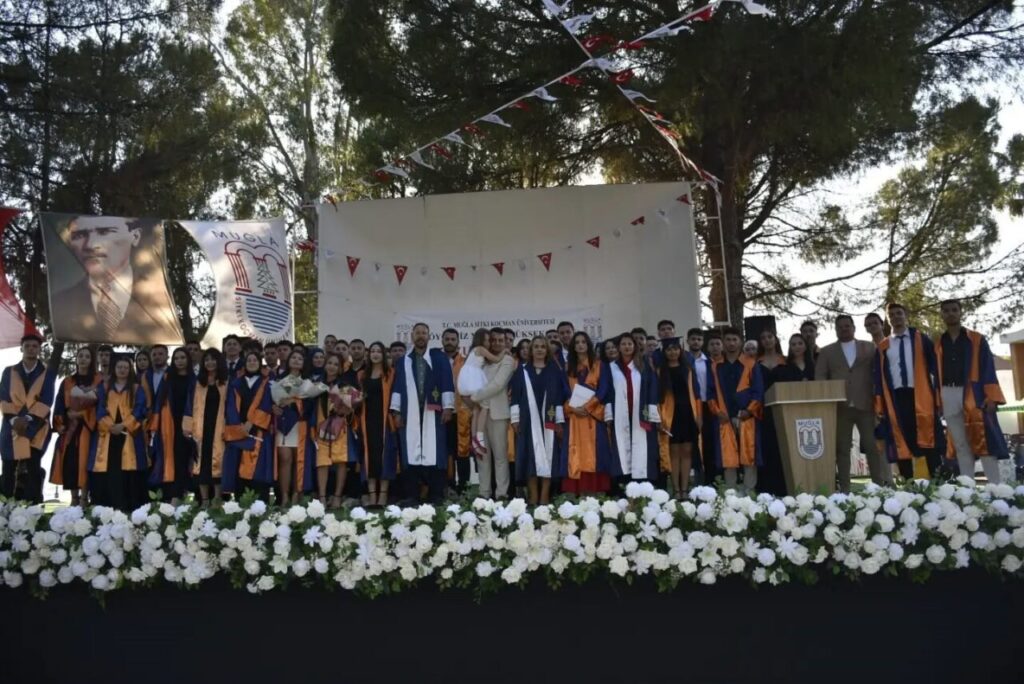 Köyceğiz Meslek Yüksekokulu’nda mezuniyet töreni yapıldı