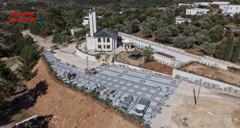 Çamlık Cami Önü Meydanı Düzenleniyor