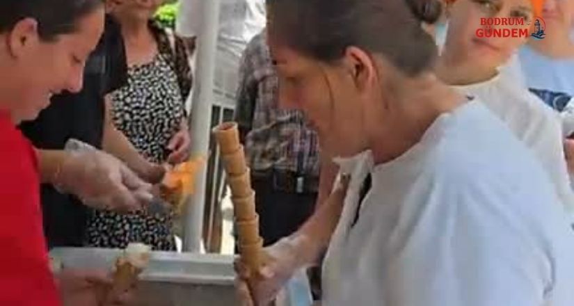 Sıcak Havada Dondurmalı Hayır